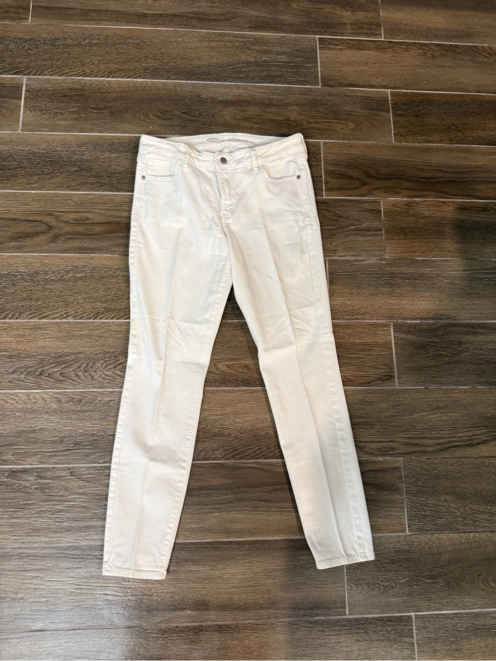 Old Navy Women's Cream Skinny Jeans